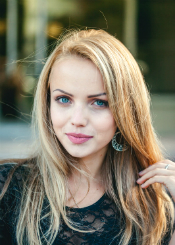 Sophisticated Ukrainian beauty Anna 5097